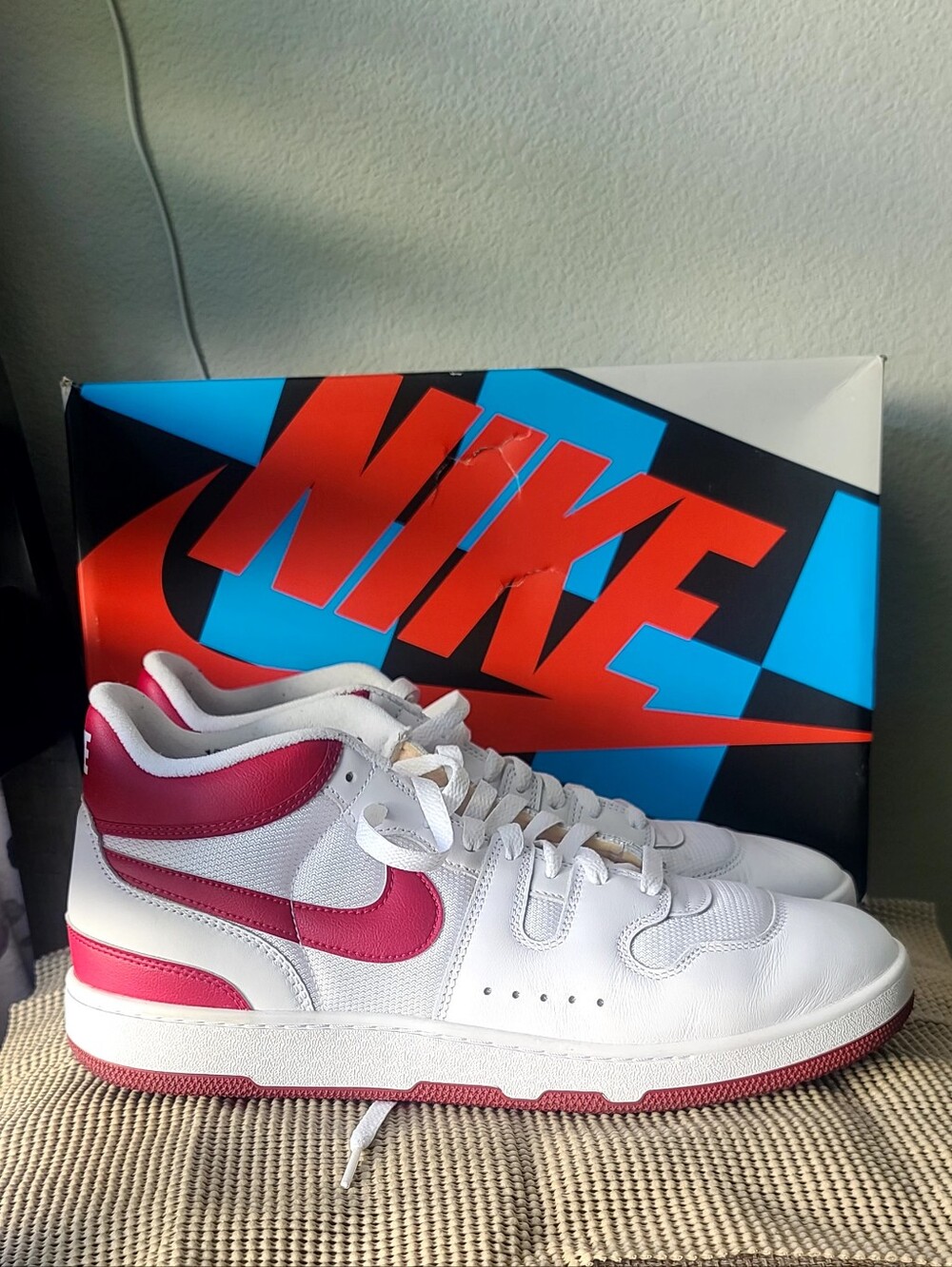 Nike Mens White and Pink Mid-Top Sneakers